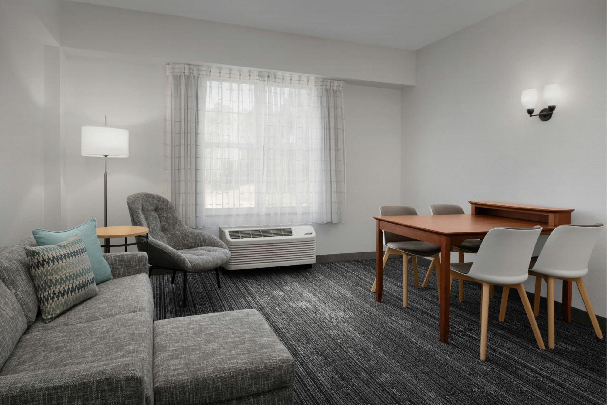 Towneplace Suites Suffolk Chesapeake Екстер'єр фото